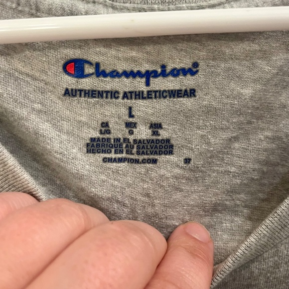 NWT Women's Butler University Bulldogs College Game Day V Neck T Shirt Large - Picture 2 of 7